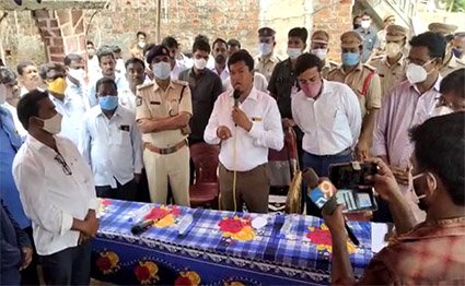 ଆନ୍ଧ୍ରର ପୁଣି ଦାଦାଗିରି: ଓଡିଶାରେ ପଶିଲେ ଅଧିକାରୀ ଓ ବିଧାୟକ, ଖୋଲିଲେ ସିଲ୍ ହୋଇଥିବା ଅଙ୍ଗନବାଡ଼ି