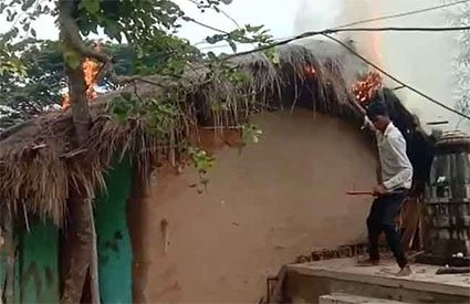 ଯୁବକଙ୍କୁ ହତ୍ୟା, ଅଭିଯୁକ୍ତଙ୍କ ଘର ଜାଳି ଦେଲେ ଲୋକେ