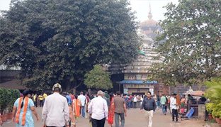 ଶ୍ରୀଲିଙ୍ଗରାଜ ମନ୍ଦିରରେ ଆରମ୍ଭ ହେଲା ନୀତି, ୩ଦିନ ପରେ ତୁଟିଲା ସେବାୟତ ବିବାଦ
